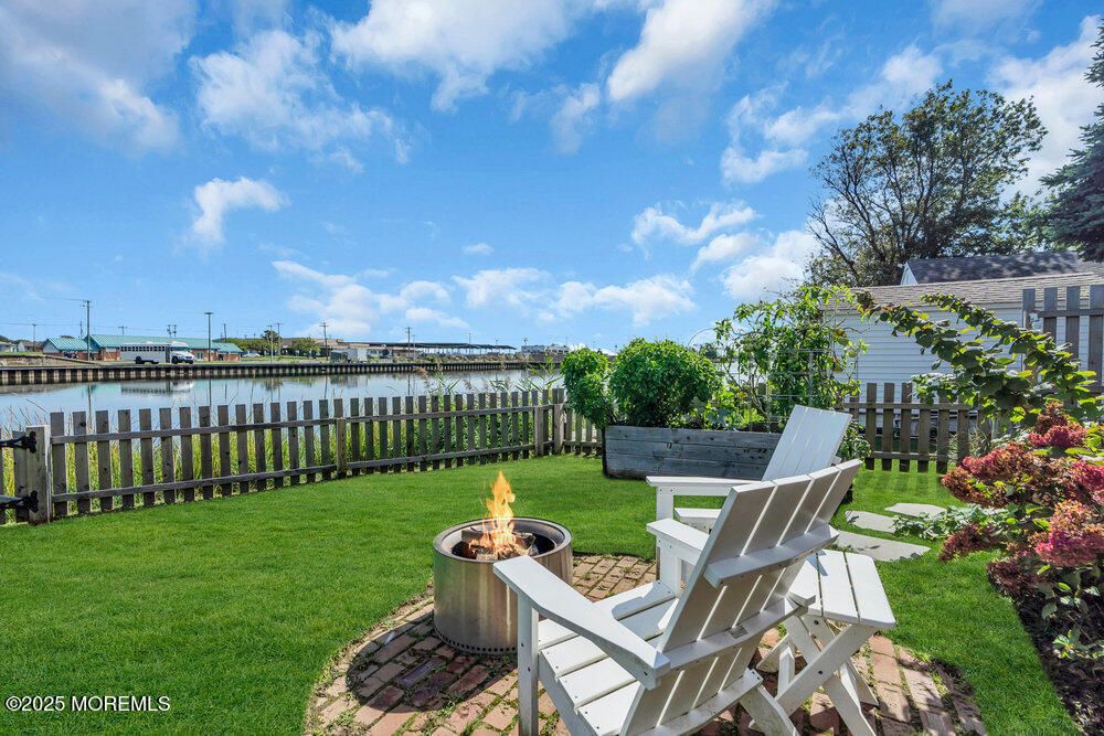 Backyard, Exterior, Water