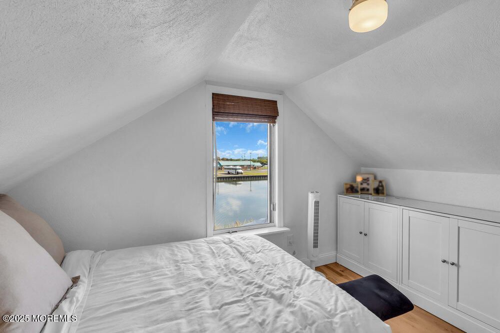 Bedroom, Interior, Water, Wood Texture Flooring