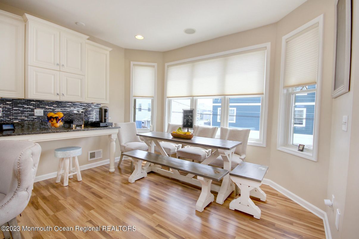 Dining room, Interior, Recessed Lighting, Water, Wood Texture Flooring
