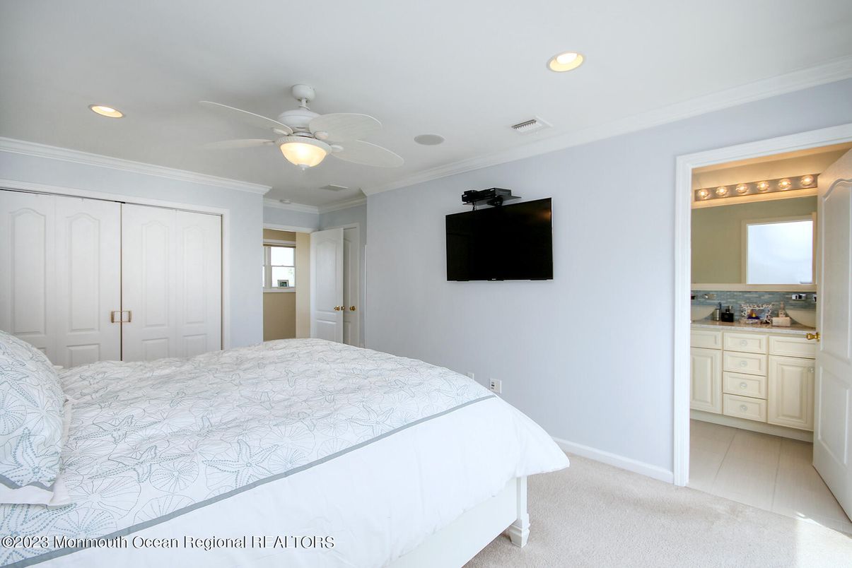 Bedroom, Interior, Recessed Lighting