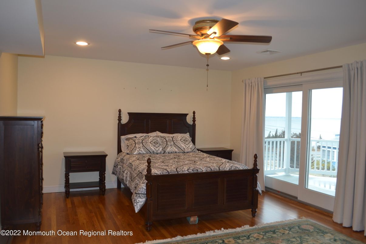 Bedroom, Interior, Recessed Lighting, Water, Wood Texture Flooring