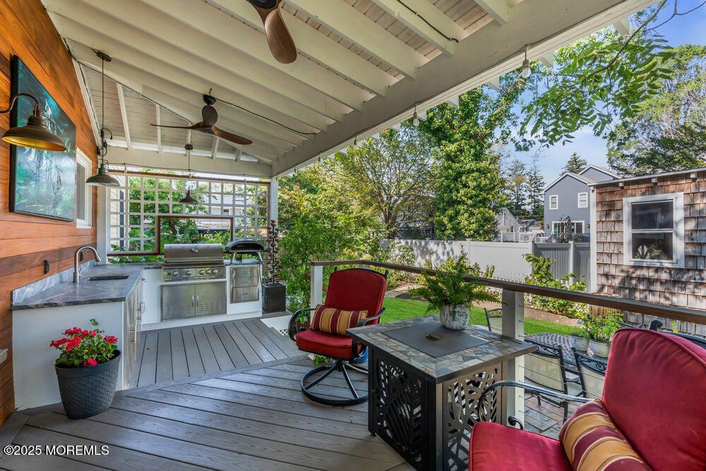 Exterior, Outdoor Kitchen