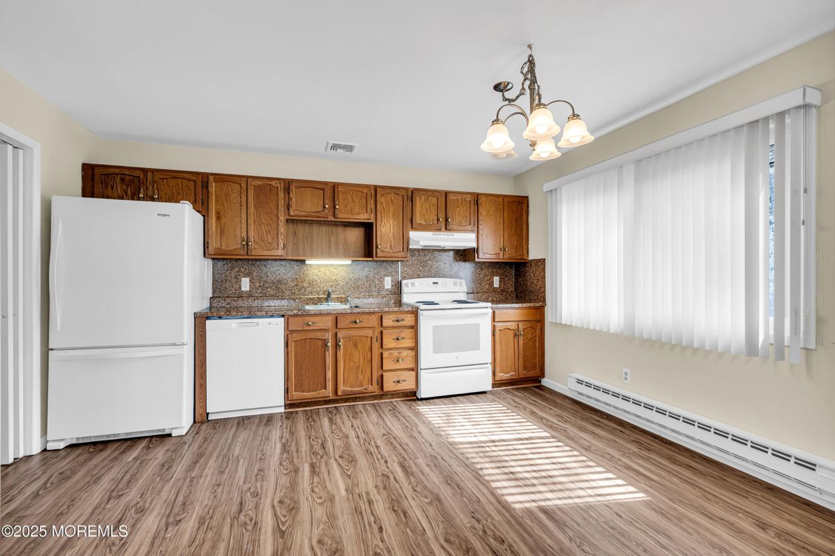 Chandelier, Interior, Kitchen, Wood Texture Flooring