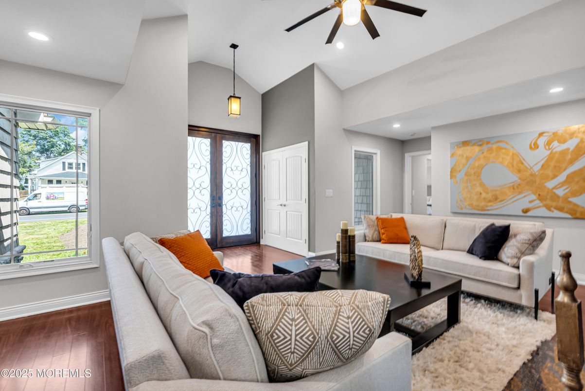 Interior, Living room, Pendant Lights, Recessed Lighting, Wood Texture Flooring