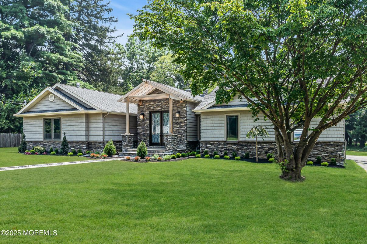 Backyard, Exterior, Facade, Ranch