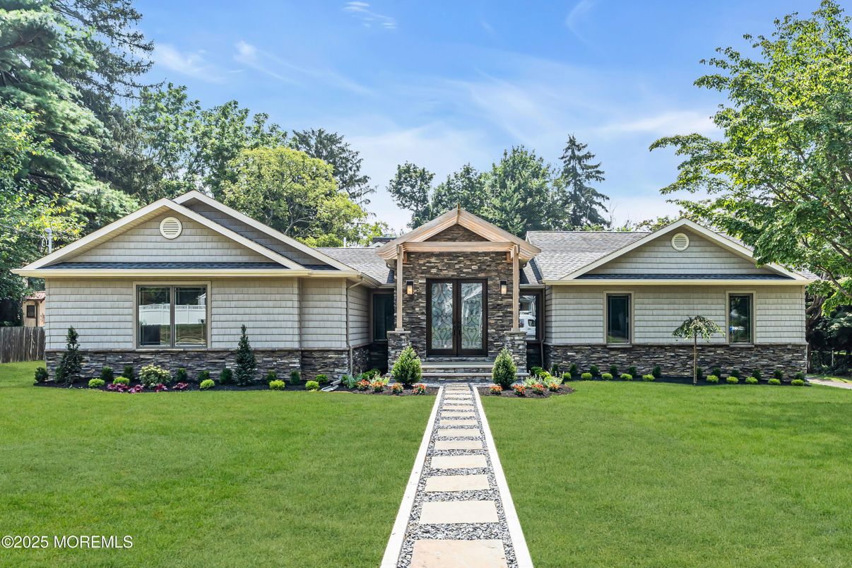 Backyard, Exterior, Facade, Ranch