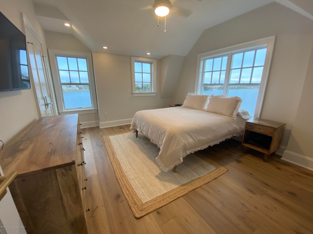 Bedroom, Interior, Recessed Lighting, Water, Wood Texture Flooring