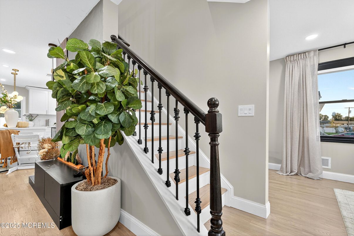 Interior, Pendant Lights, Recessed Lighting, Wood Texture Flooring