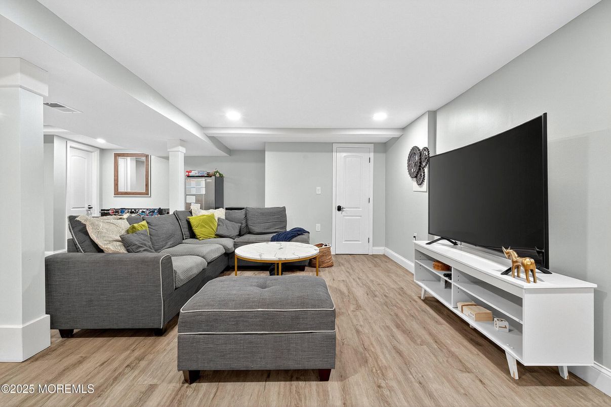 Interior, Living room, Recessed Lighting, Wood Texture Flooring