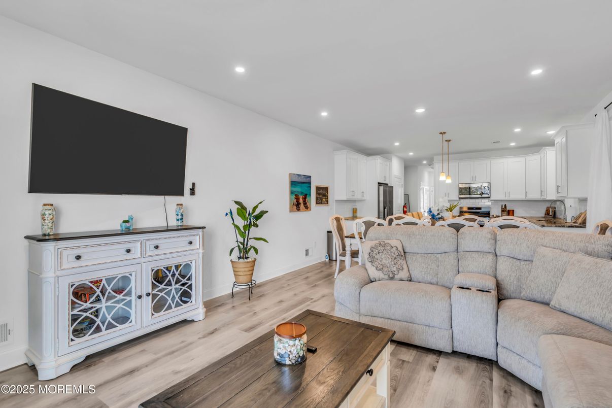 Dining room, Interior, Kitchen, Living room, Pendant Lights, Recessed Lighting, Wood Texture Flooring