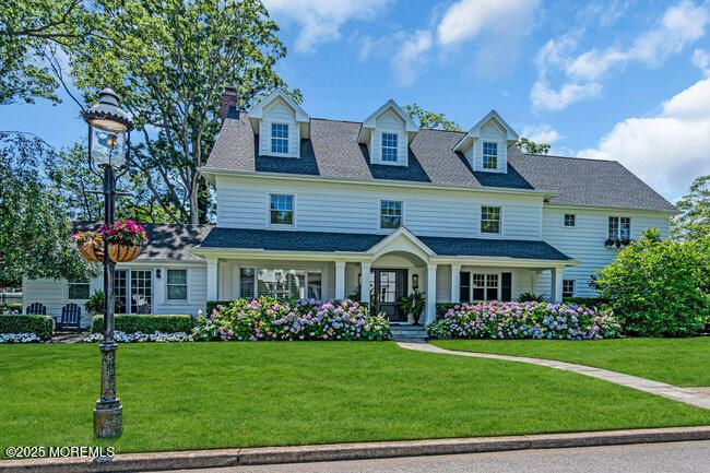 Exterior, Facade, Georgian