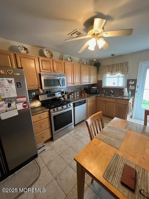 Dining room, Interior, Kitchen, Stainless Steel Appliances