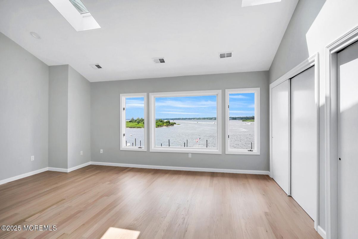 Empty room, Interior, Water, Wood Texture Flooring
