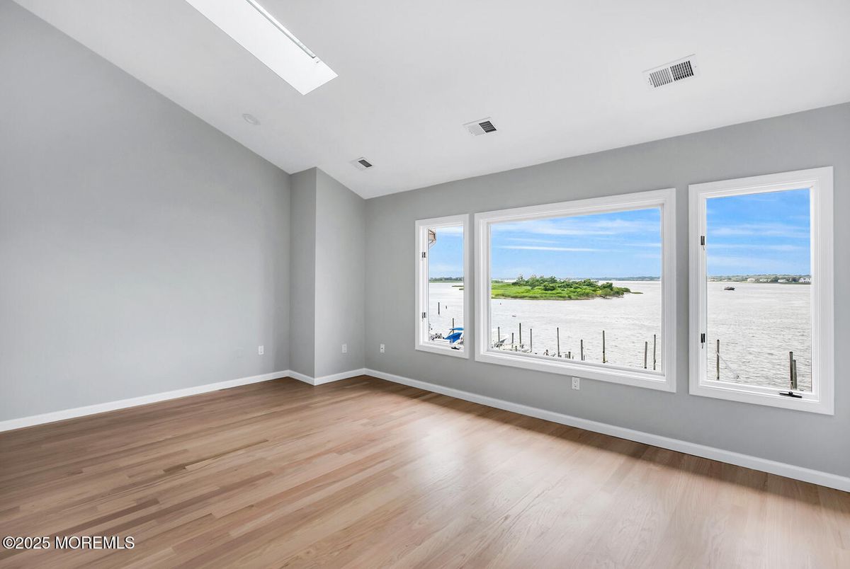 Empty room, Interior, Recessed Lighting, Water, Wood Texture Flooring