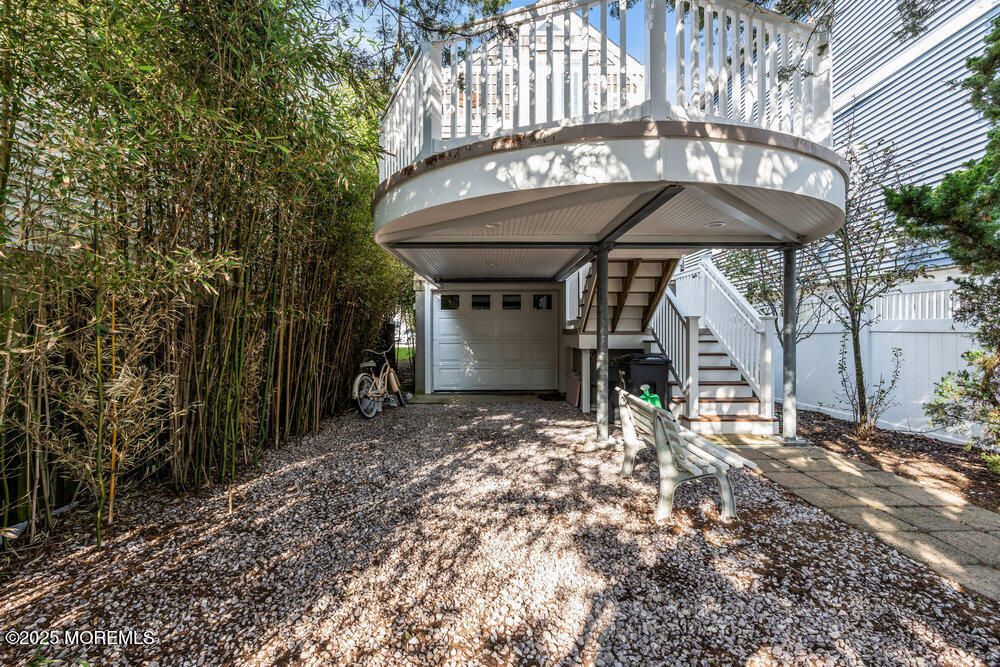 Detached Garage, Exterior