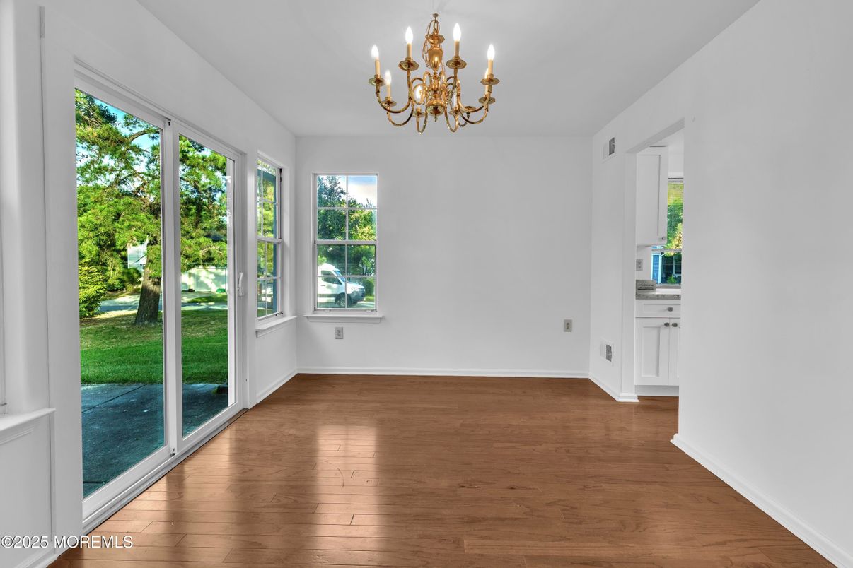 Chandelier, Empty room, Interior, Wood Texture Flooring