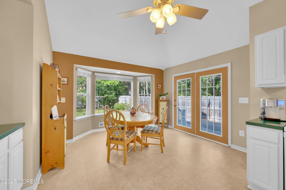 Dining room, Interior, Recessed Lighting