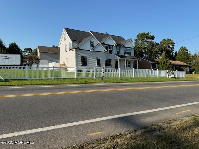 Exterior, Facade, Farmhouse