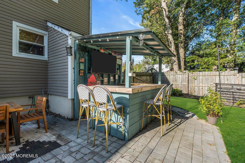 Exterior, Outdoor Kitchen