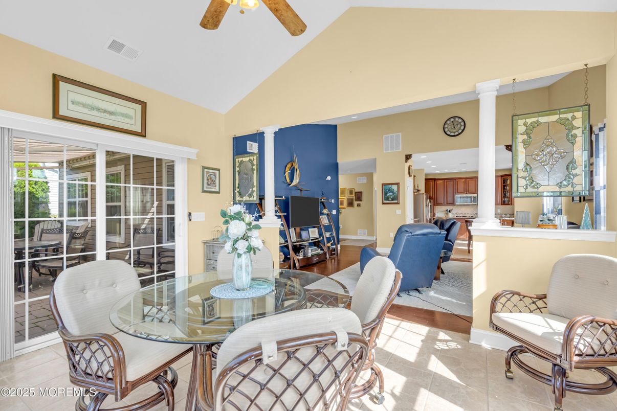 Dining room, Interior, Recessed Lighting