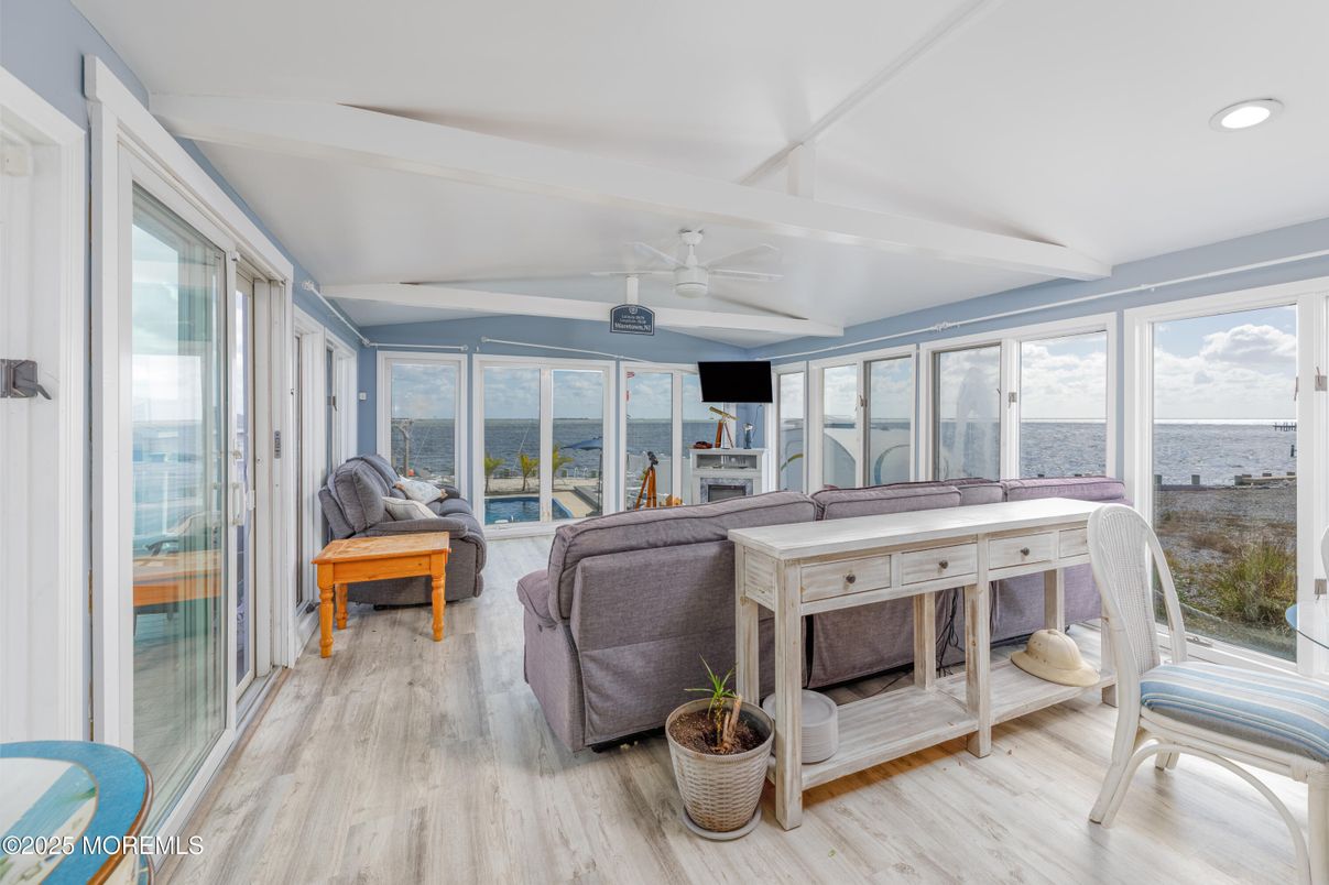 Interior, Living room, Recessed Lighting, Water, Wood Texture Flooring