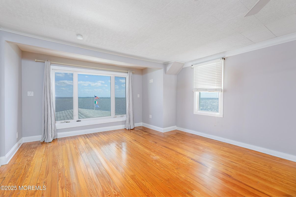 Empty room, Interior, Water, Wood Texture Flooring