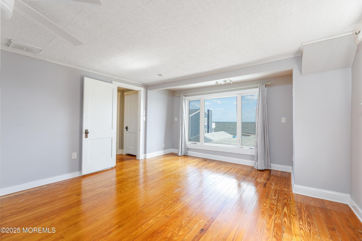 Empty room, Interior, Water, Wood Texture Flooring
