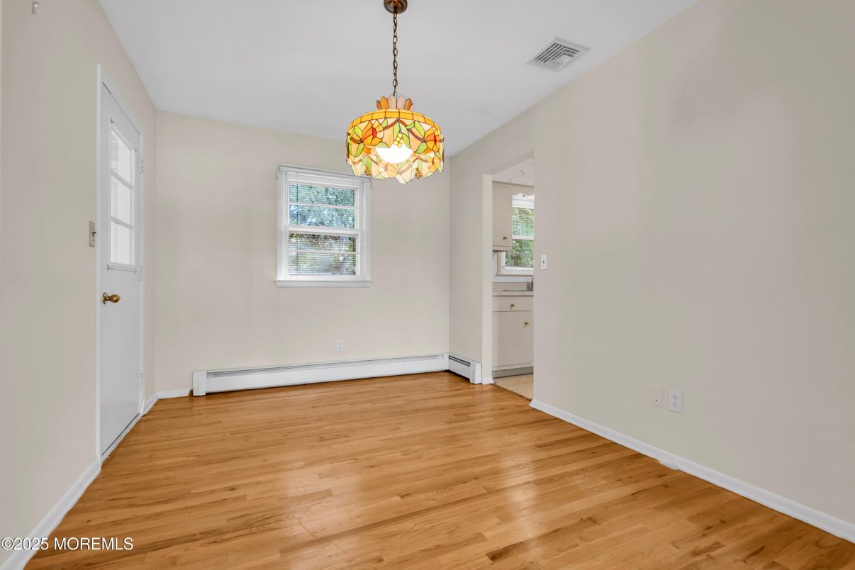 Empty room, Interior, Pendant Lights, Wood Texture Flooring