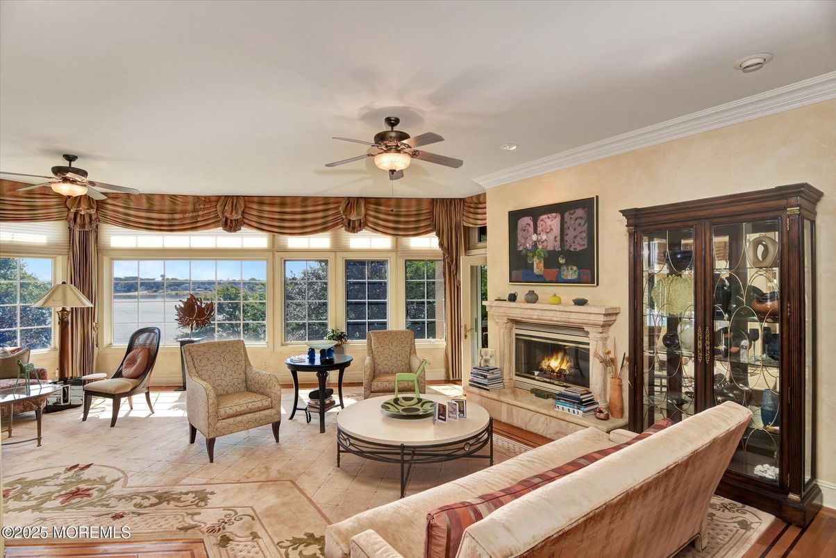 Fireplace, Interior, Living room, Recessed Lighting