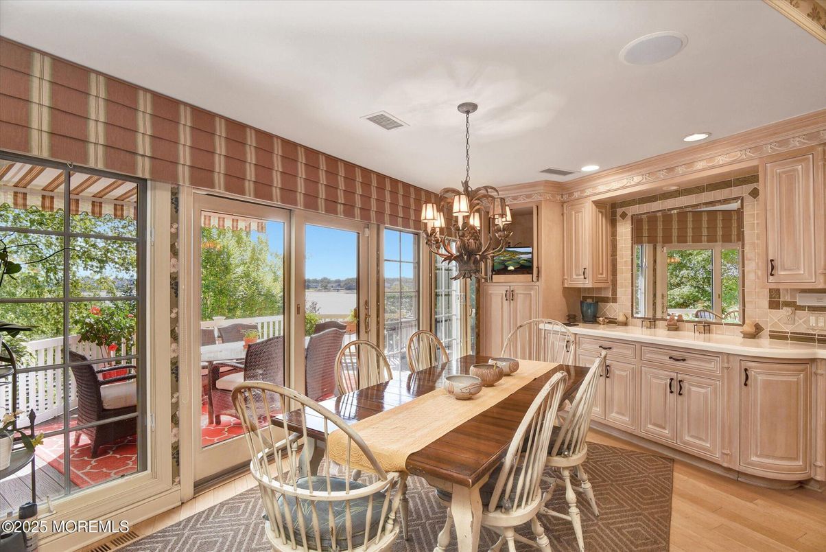 Chandelier, Dining room, Interior, Kitchen, Recessed Lighting, Wood Texture Flooring