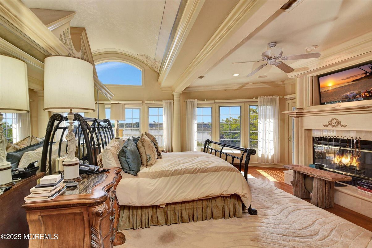 Bedroom, Fireplace, Interior, Recessed Lighting, Wood Texture Flooring