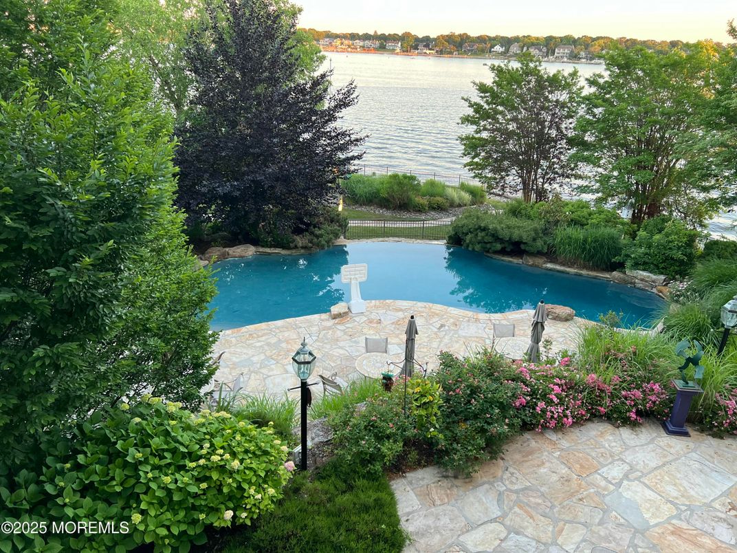 Exterior, Pool, Water
