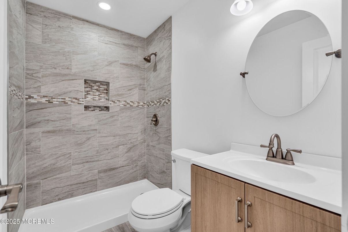 Bathroom, Interior, Marble Walls, Recessed Lighting