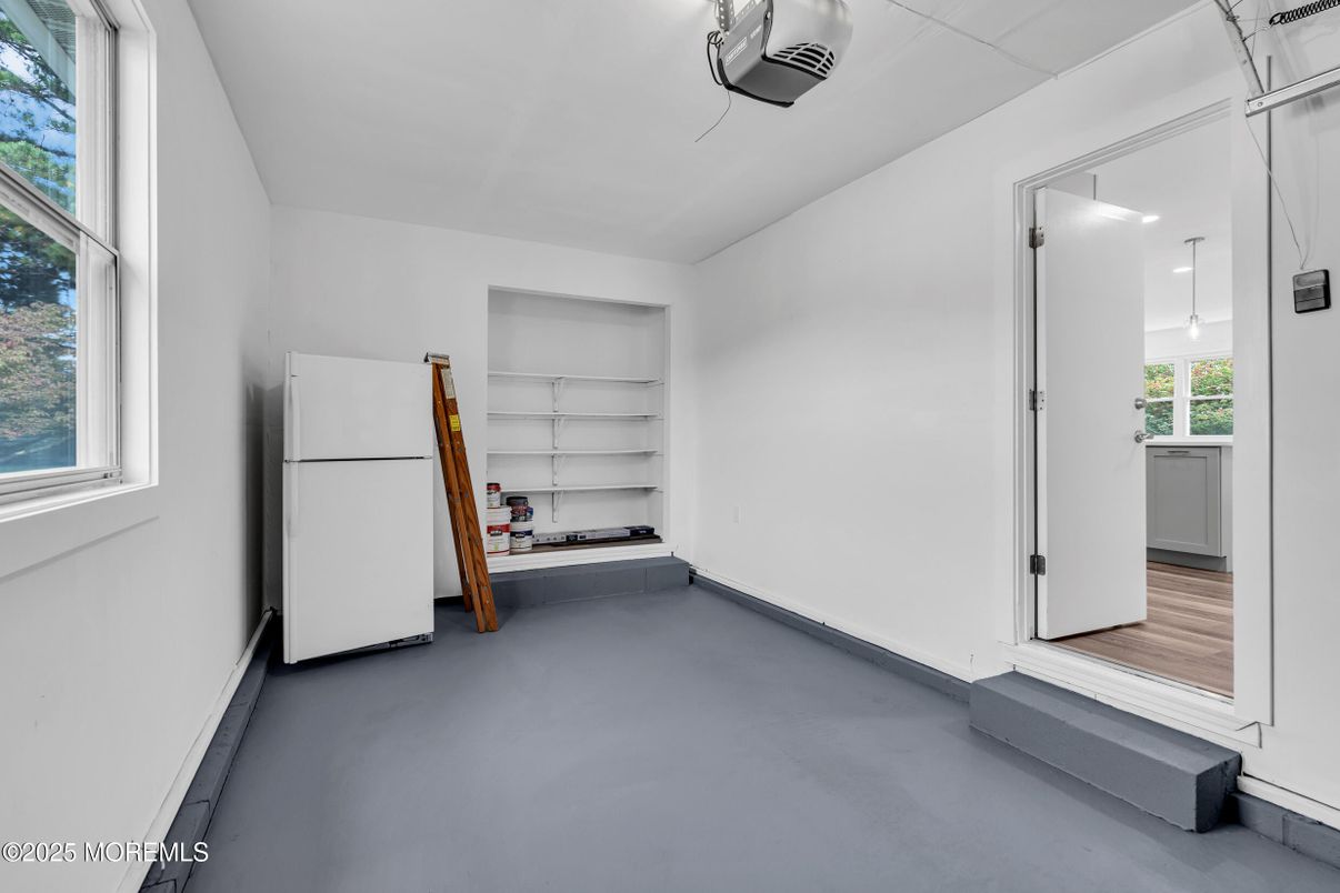 Garage, Interior