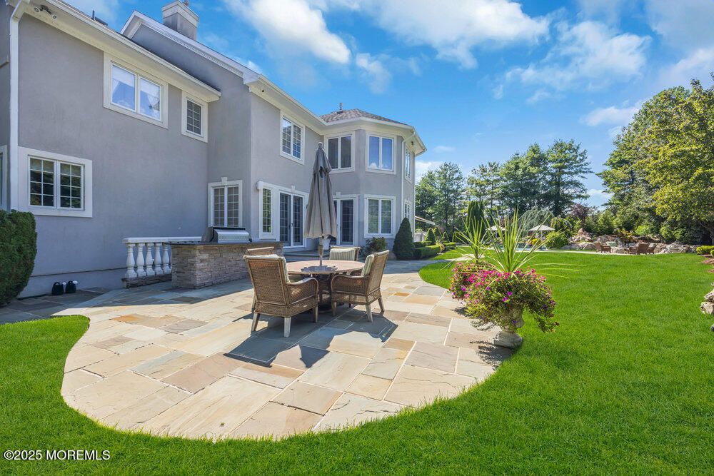 Backyard, Exterior, Outdoor Kitchen