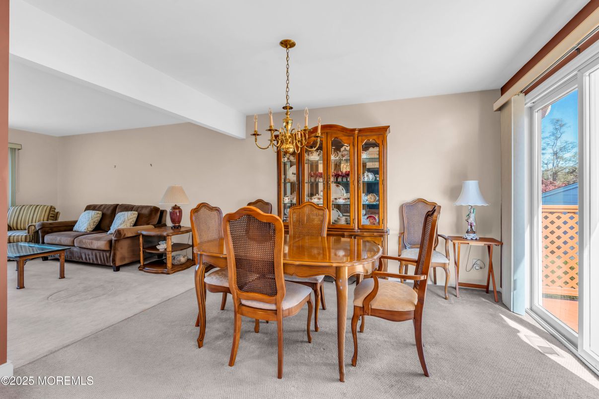 Chandelier, Dining room, Interior, Living room