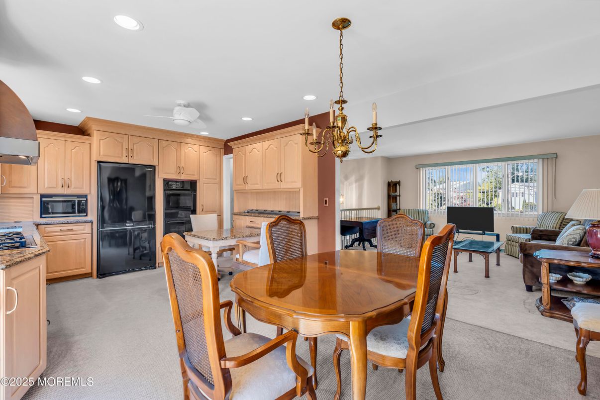 Chandelier, Dining room, Interior, Kitchen, Living room, Recessed Lighting