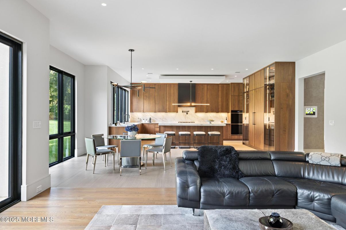 Dining room, Interior, Kitchen, Pendant Lights, Recessed Lighting, Wood Texture Flooring