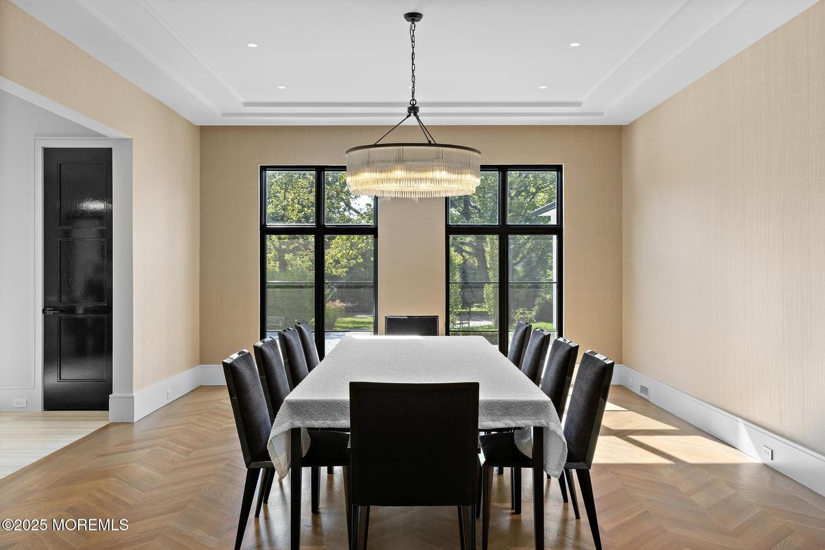 Chandelier, Dining room, Interior, Recessed Lighting, Wood Texture Flooring
