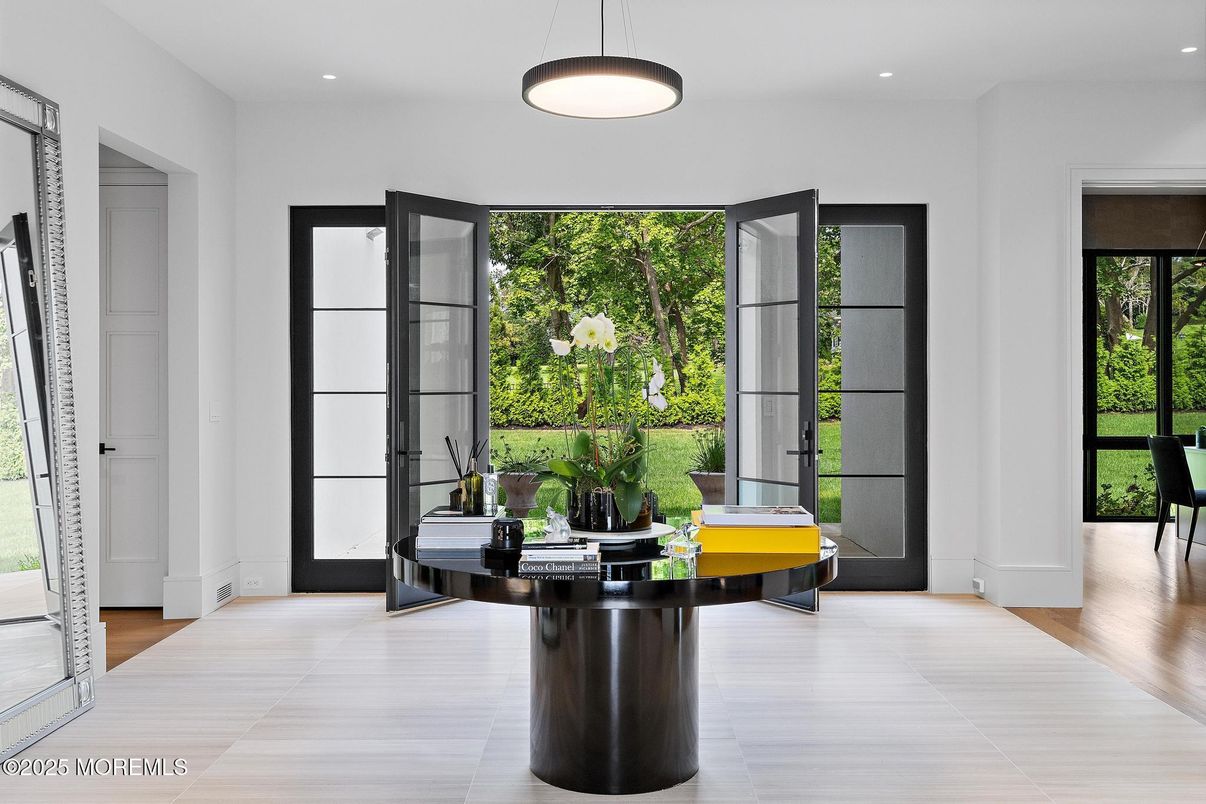 Interior, Pendant Lights, Recessed Lighting, Wood Texture Flooring