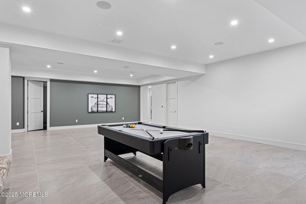Billiard Table, Game Room, Interior, Recessed Lighting