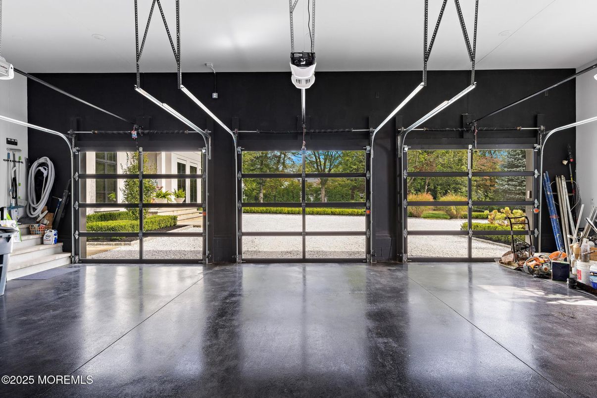 Garage, Interior