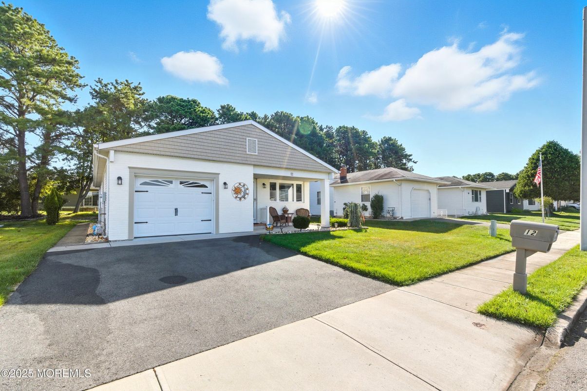 Detached Garage, Exterior