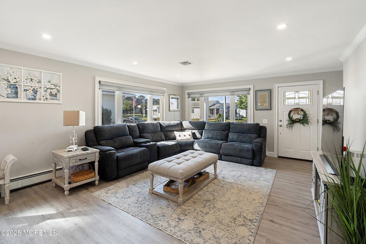 Interior, Living room, Recessed Lighting, Wood Texture Flooring