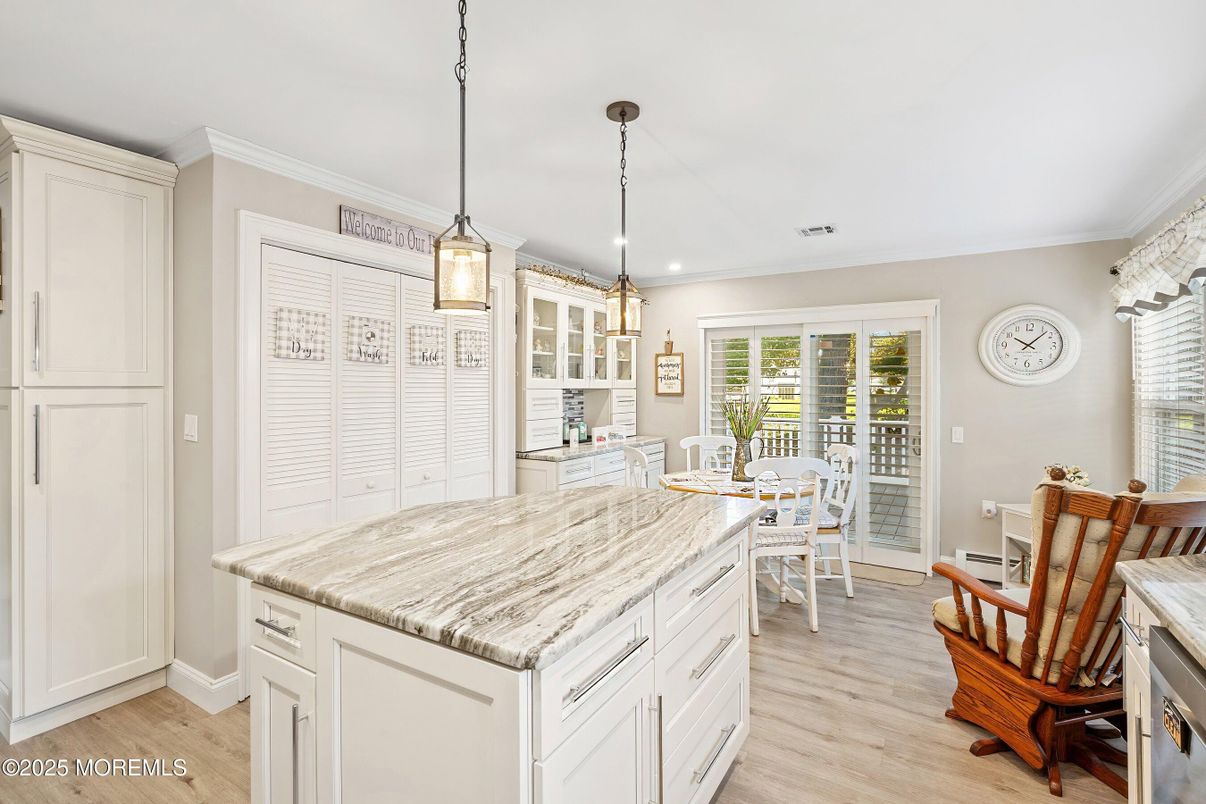Dining room, Interior, Kitchen, Pendant Lights, Recessed Lighting, Wood Texture Flooring