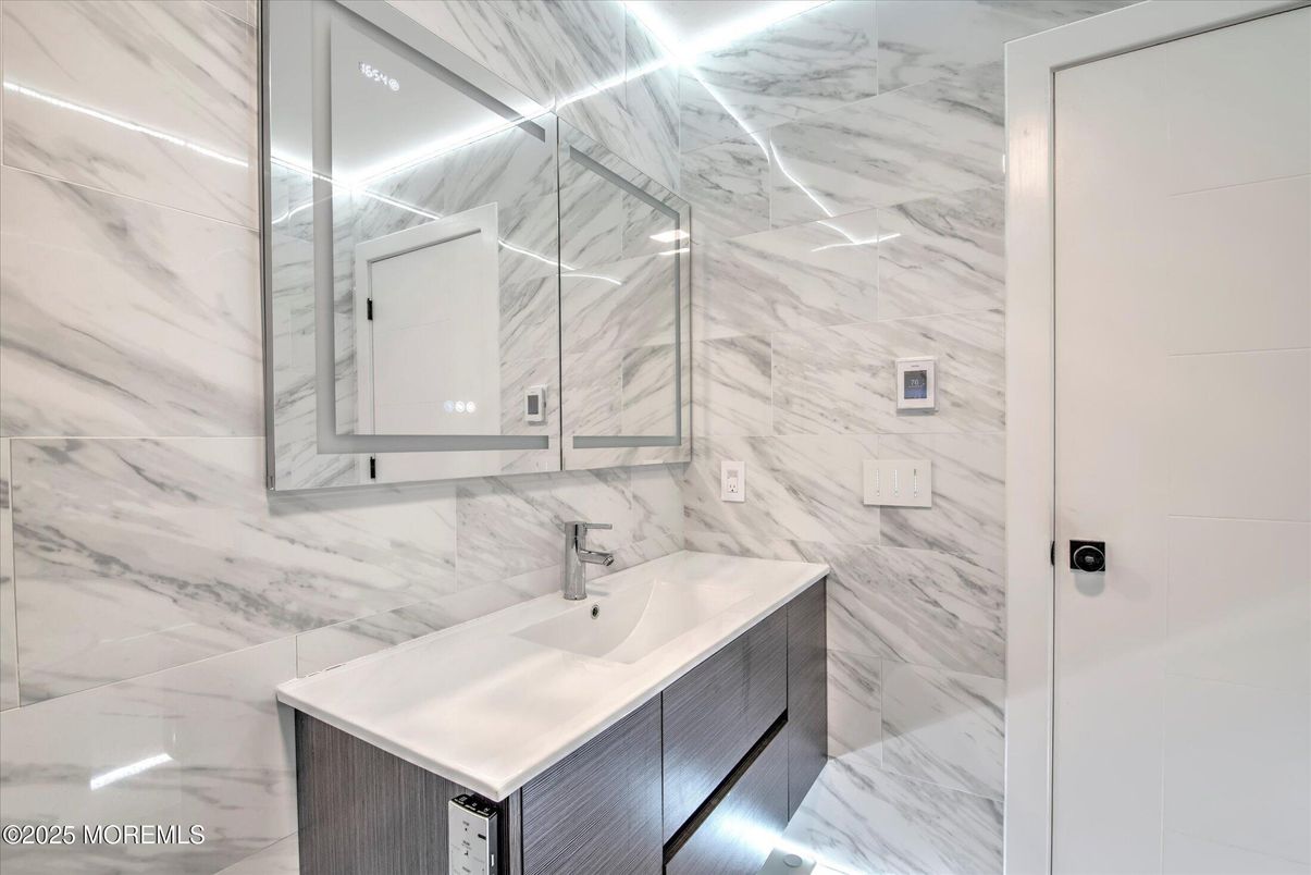 Bathroom, Interior, Marble, Marble Walls