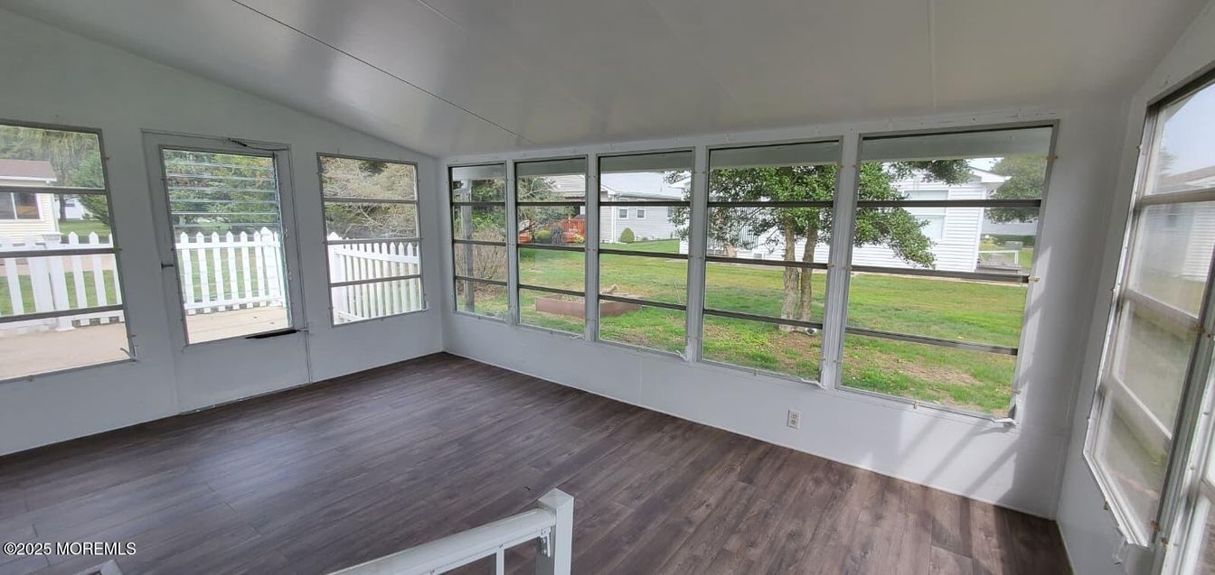 Empty room, Interior, Sun Room, Wood Texture Flooring