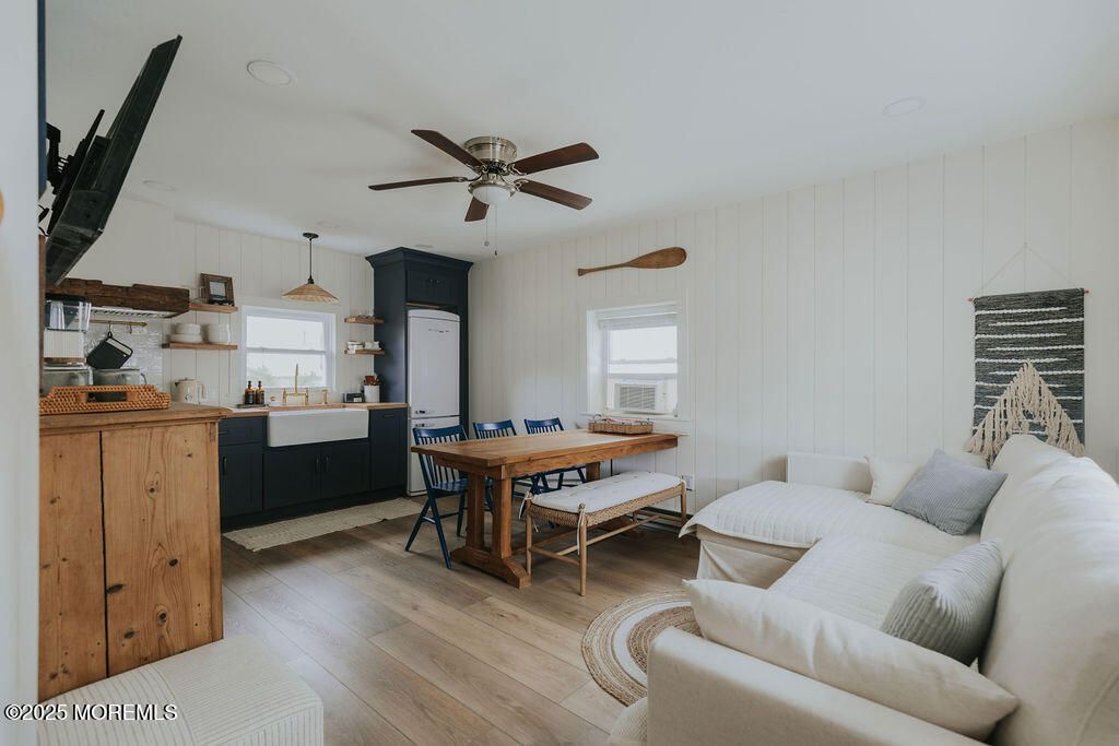 Dining room, Interior, Kitchen, Living room, Pendant Lights, Wood Texture Flooring