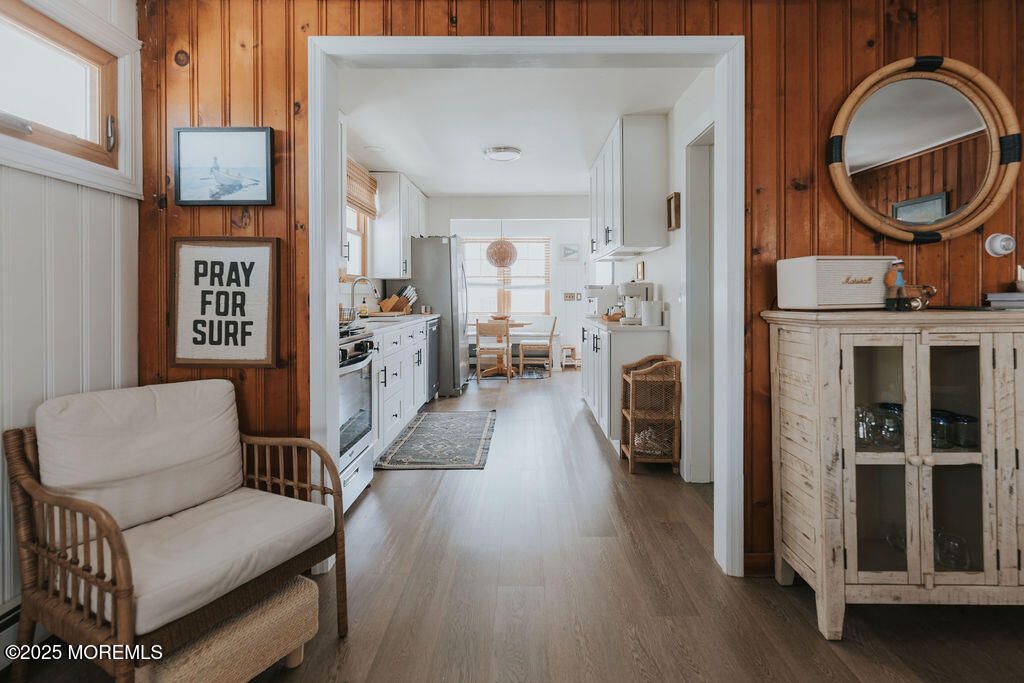 Interior, Kitchen, Wood Texture Flooring, Wooden Walls