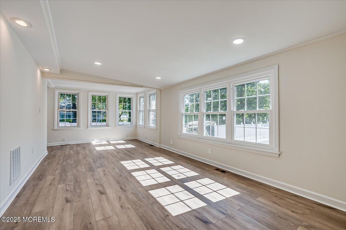 Empty room, Interior, Recessed Lighting, Wood Texture Flooring